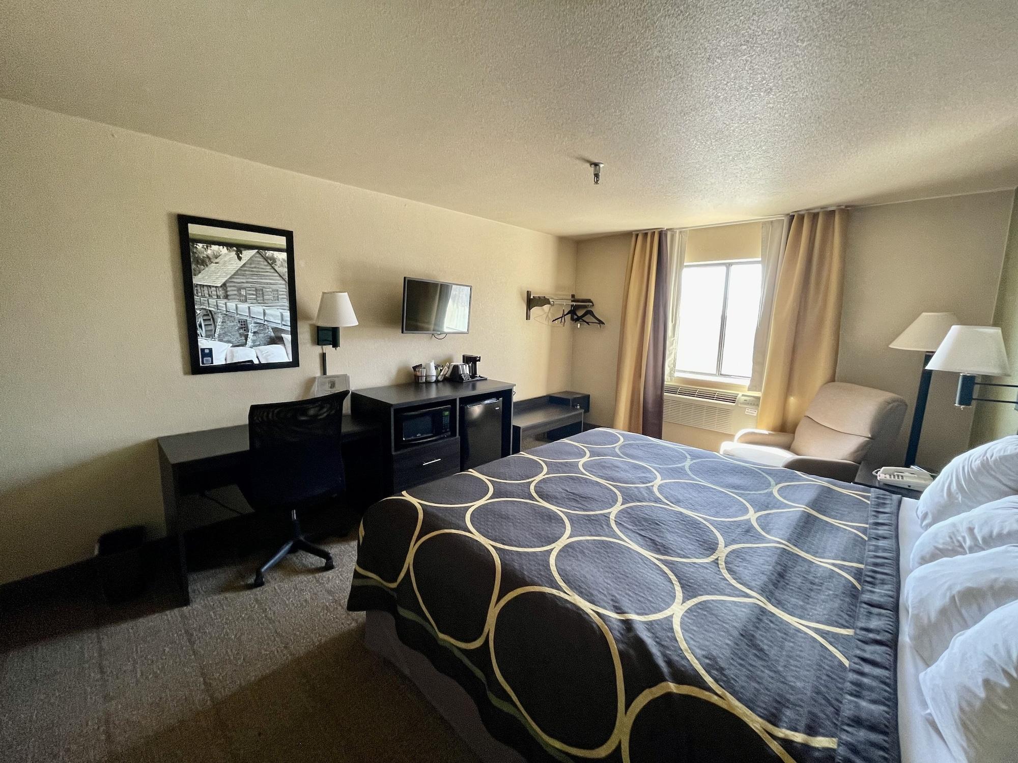 Super 8 By Wyndham Macon Motel Екстериор снимка