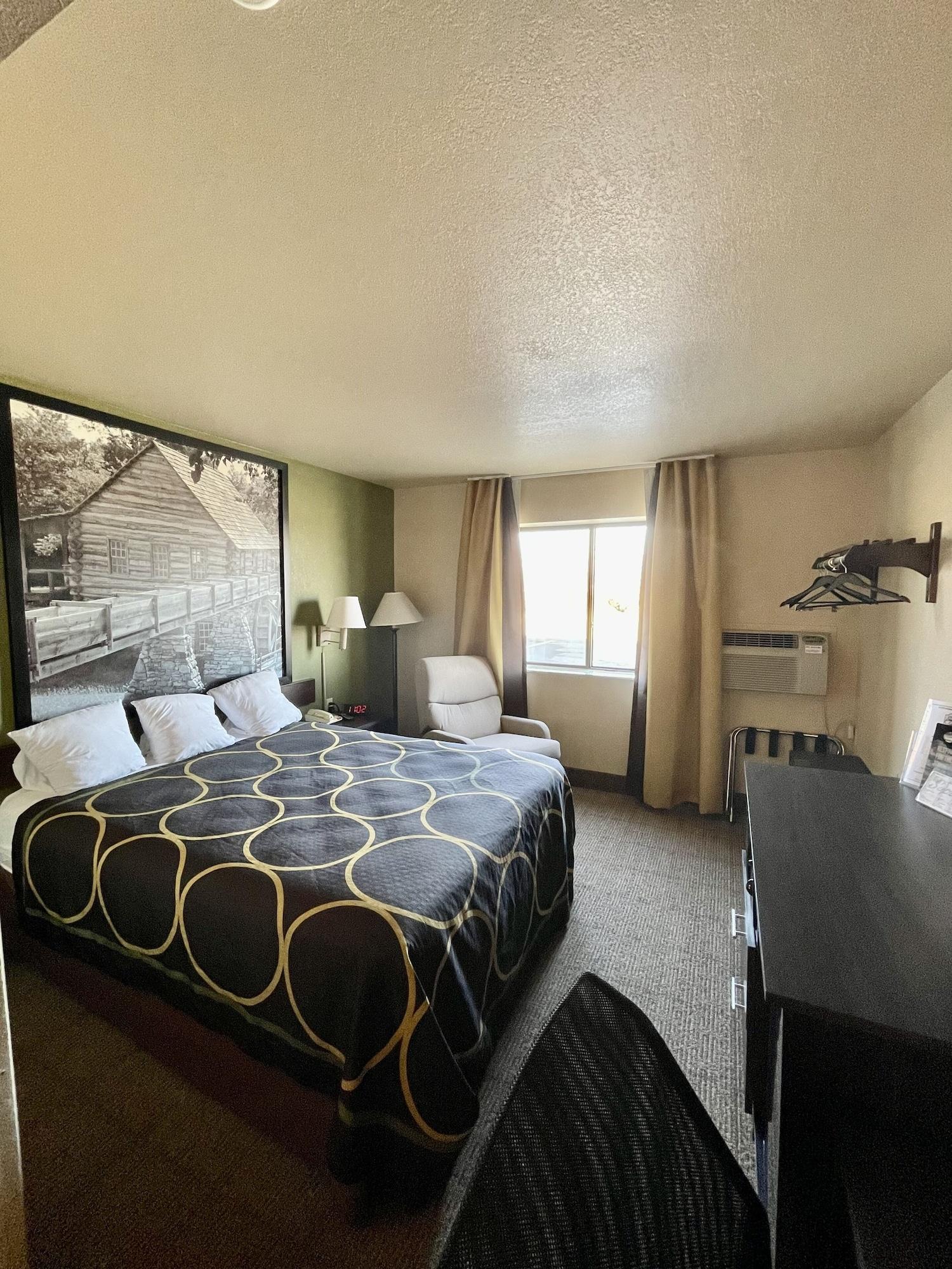 Super 8 By Wyndham Macon Motel Екстериор снимка