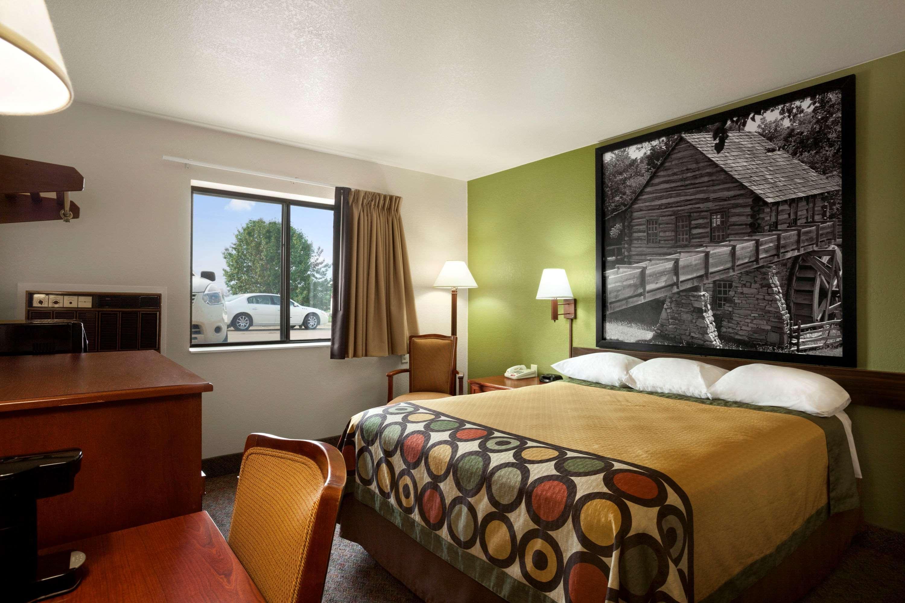 Super 8 By Wyndham Macon Motel Екстериор снимка