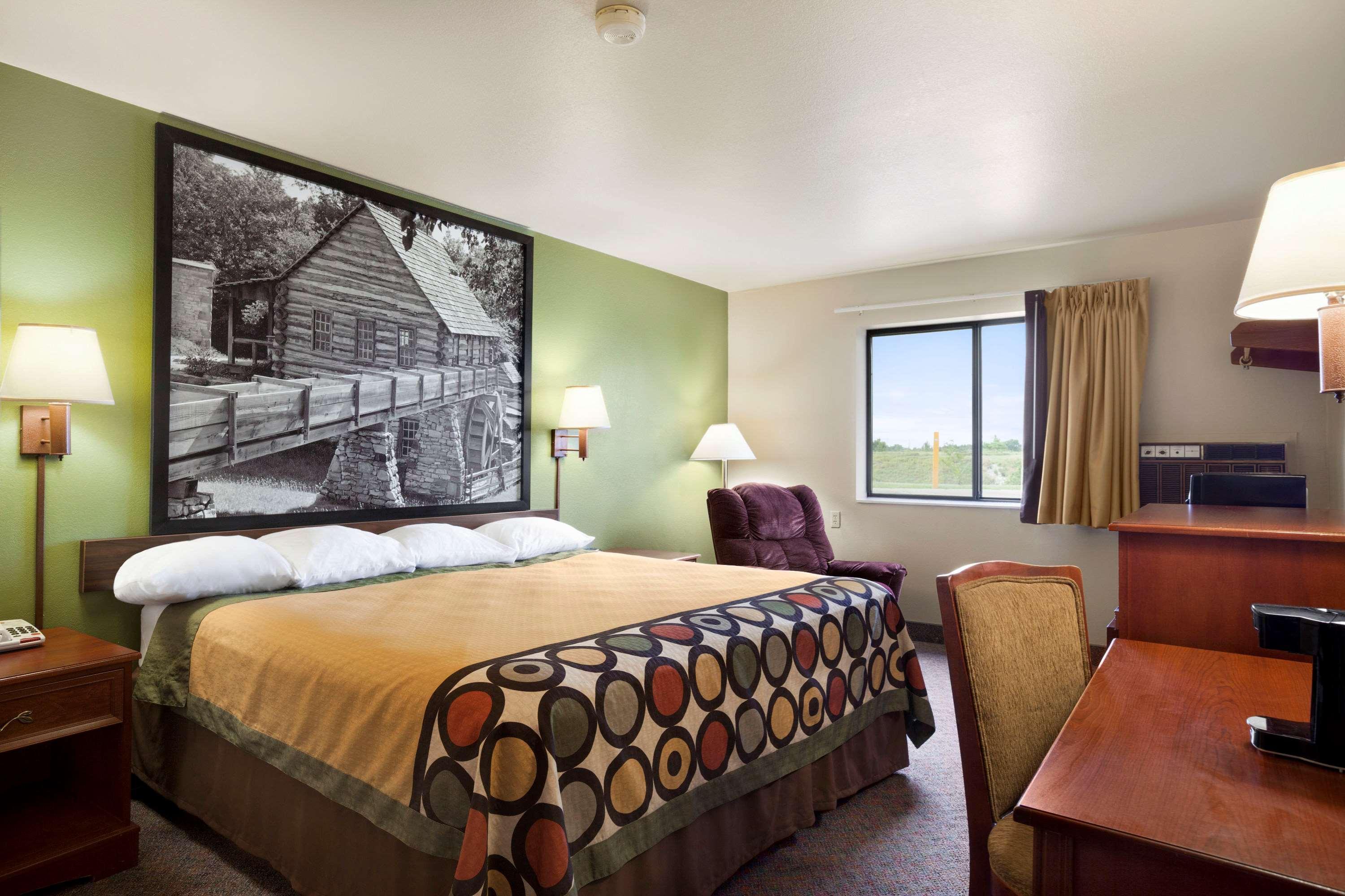 Super 8 By Wyndham Macon Motel Екстериор снимка