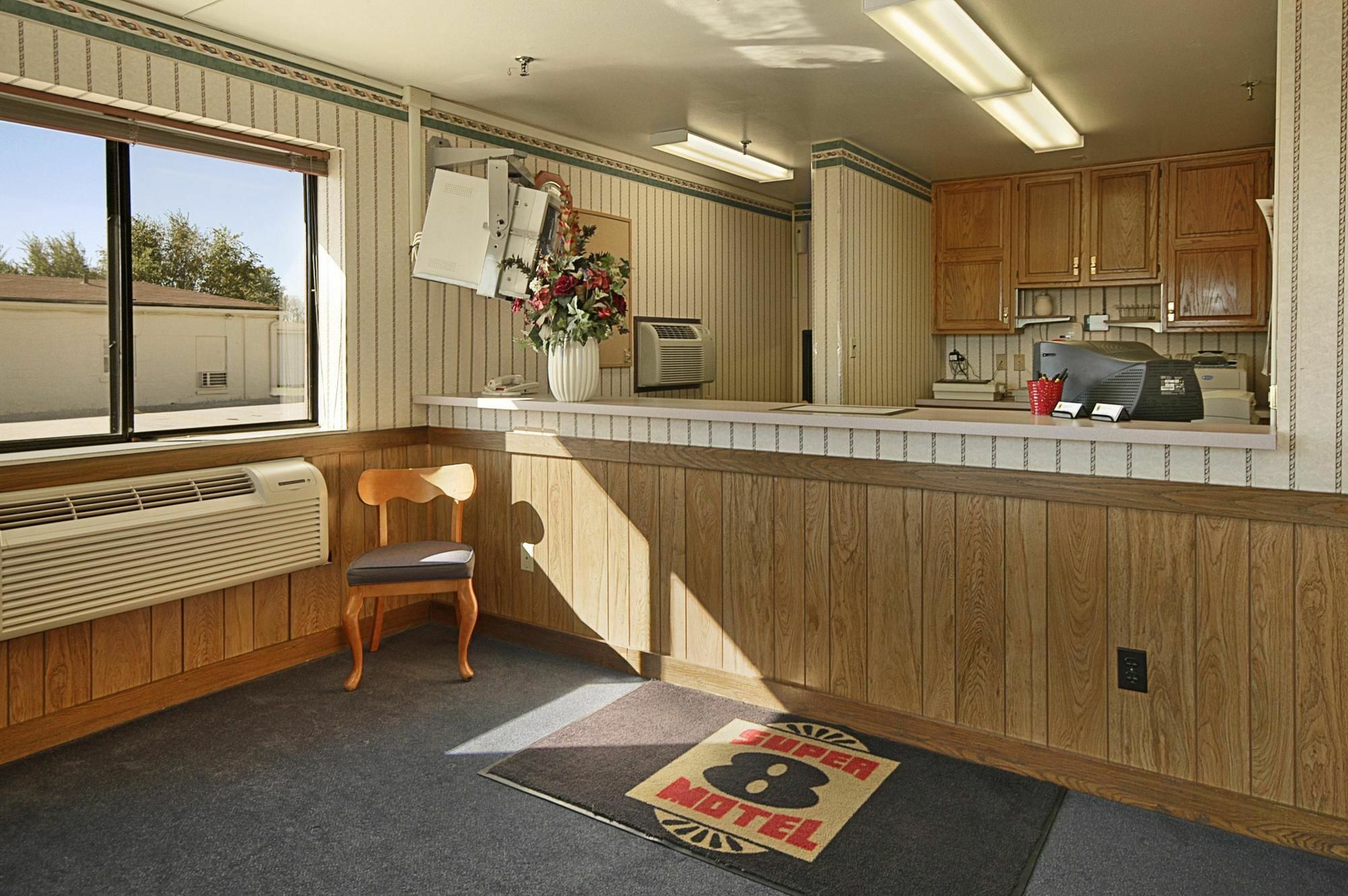 Super 8 By Wyndham Macon Motel Интериор снимка
