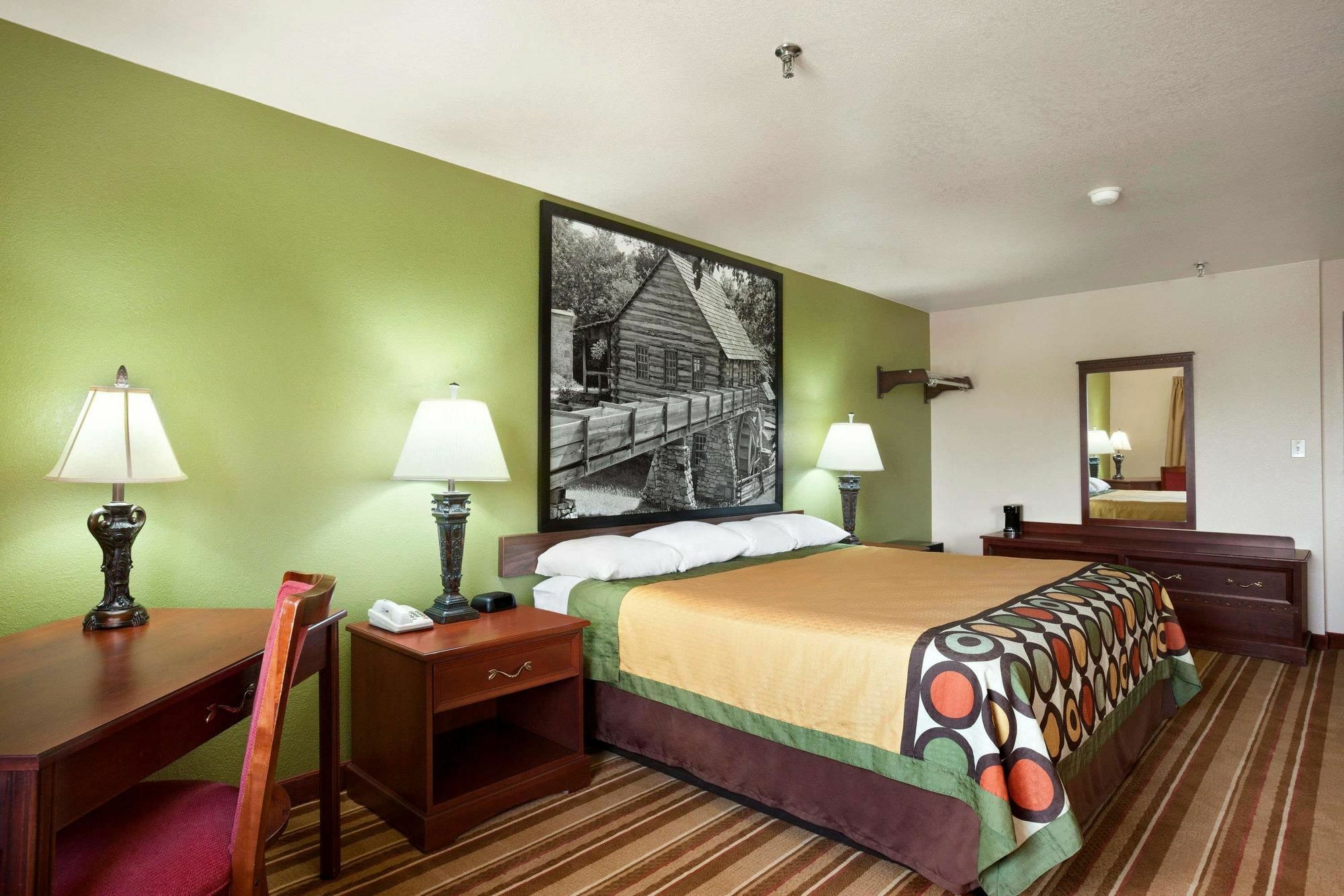 Super 8 By Wyndham Macon Motel Екстериор снимка